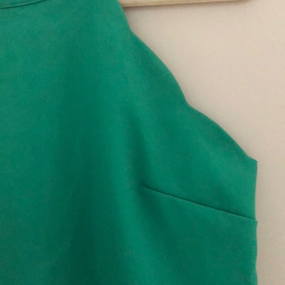 Green scalloped hem dress. Size small - Picture 2 of 6